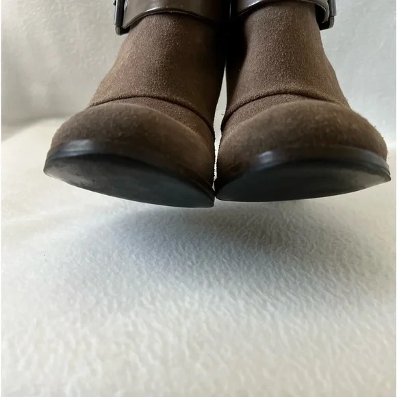 BCBG Size 7M Taupe Leather/Suede Booties - Picture 4 of 16
